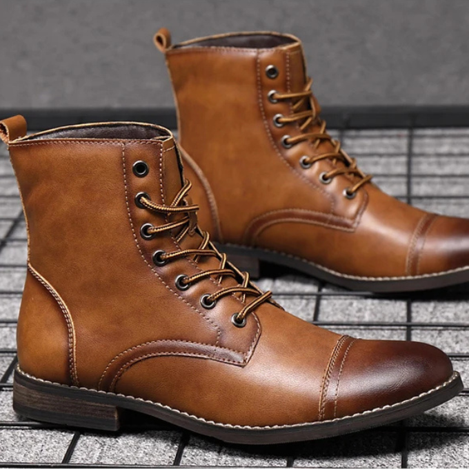 Men’s Leather Vintage Boots – Polished Everyday Style