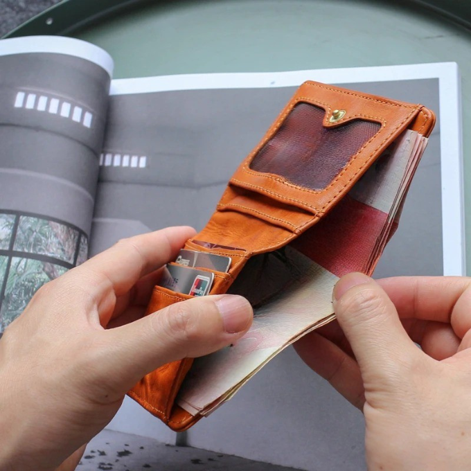 Men's Leather Wallet | Classic Bifold Card Holder