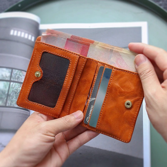 Men's Leather Wallet | Classic Bifold Card Holder