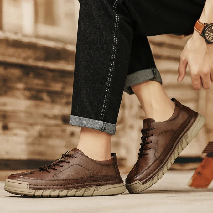 Men’s Leather Shoes – Lightweight Comfort & Grip