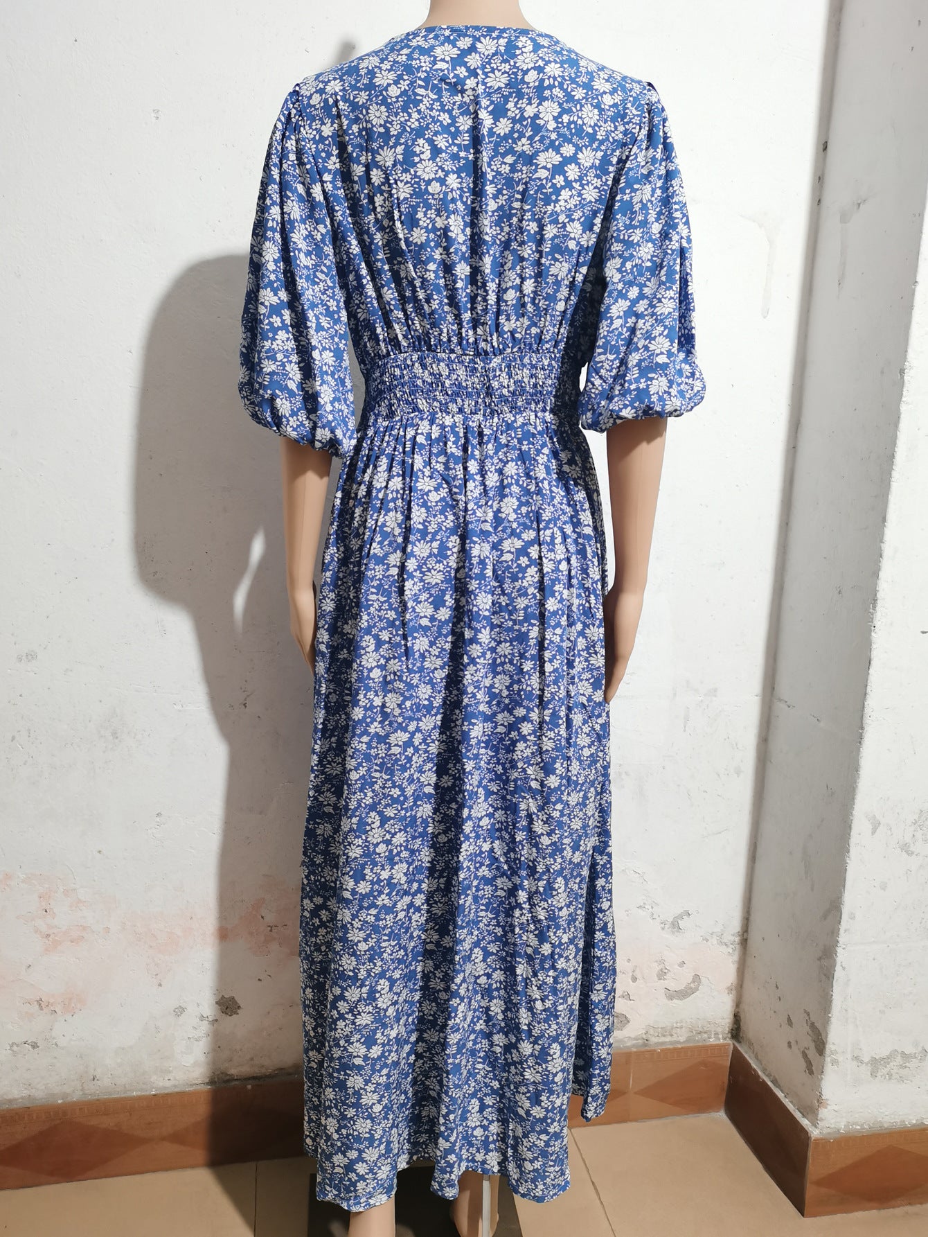 V-neck Lantern Sleeve Waist-tight Dress Seaside Vacation Bohemian Style-HighTouch