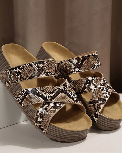 2025 Fashionable Female Slide slippers Ladies Babouches Thick-soled Women Outdoor Flat Sandals