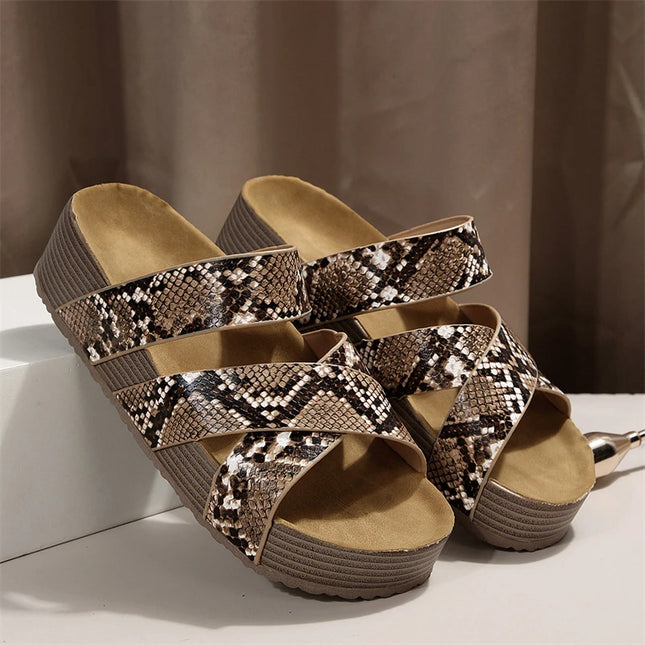 Fashionable Female Slide slippers Ladies Babouches Thick-soled Women Outdoor Flat Sandals