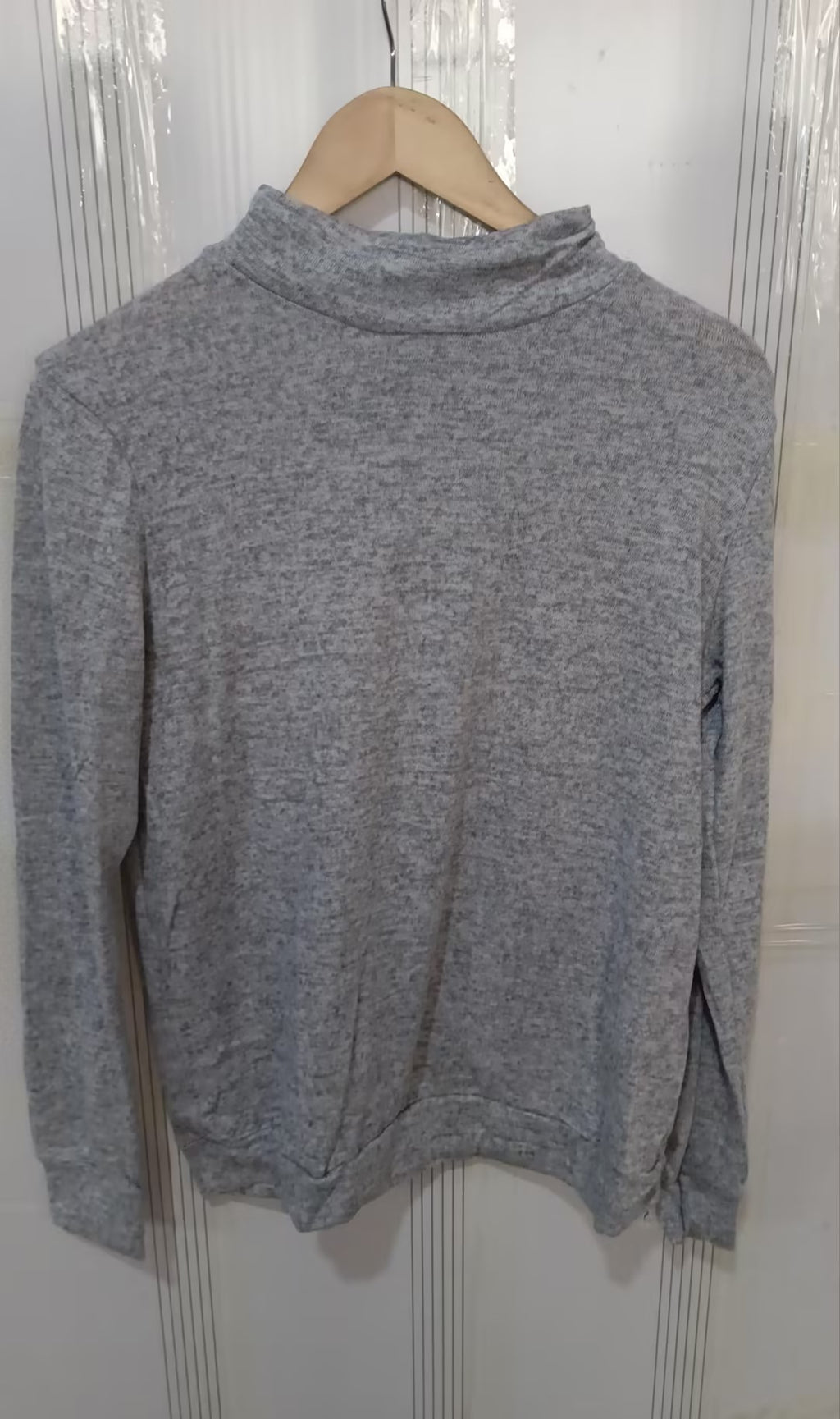 Women’s Solid Color Long Sleeve Knitted Pullover Sweater-HighTouch