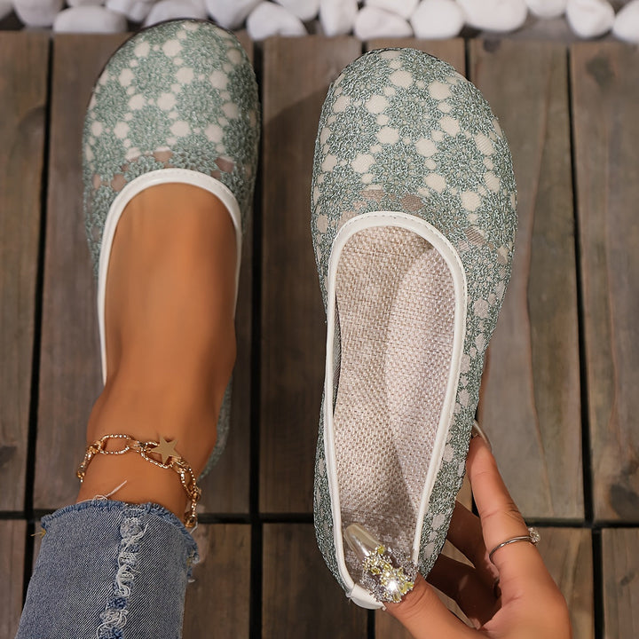 Wide Fit Shoes for Swollen Feet Women | Adjustable Slip-On Flats
