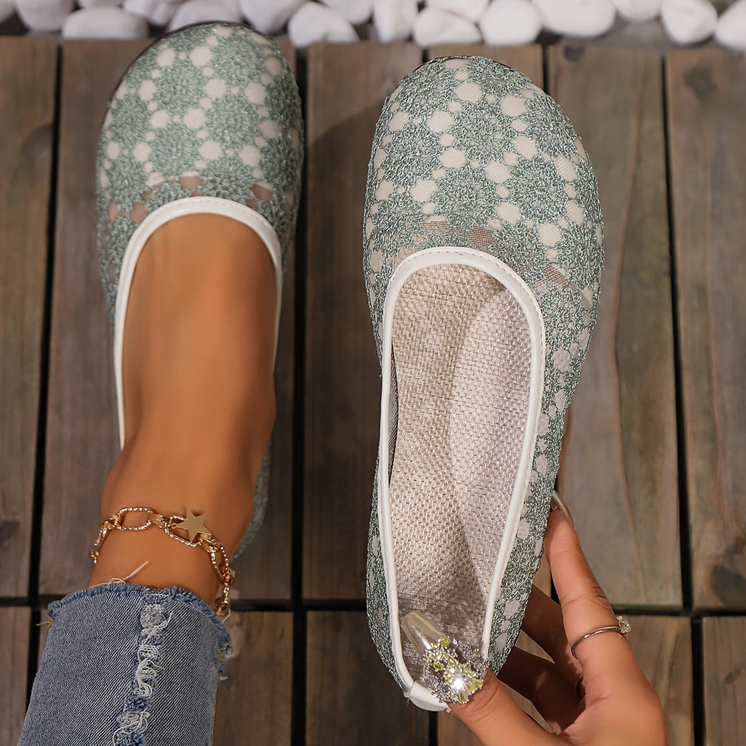 Wide Fit Shoes for Swollen Feet Women | Adjustable Slip-On Flats