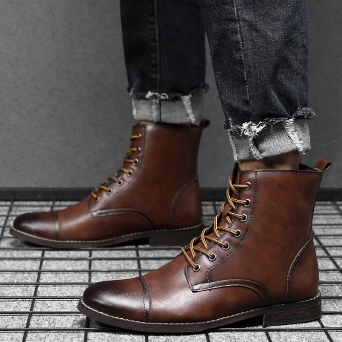 Men’s Leather Vintage Boots – Polished Everyday Style