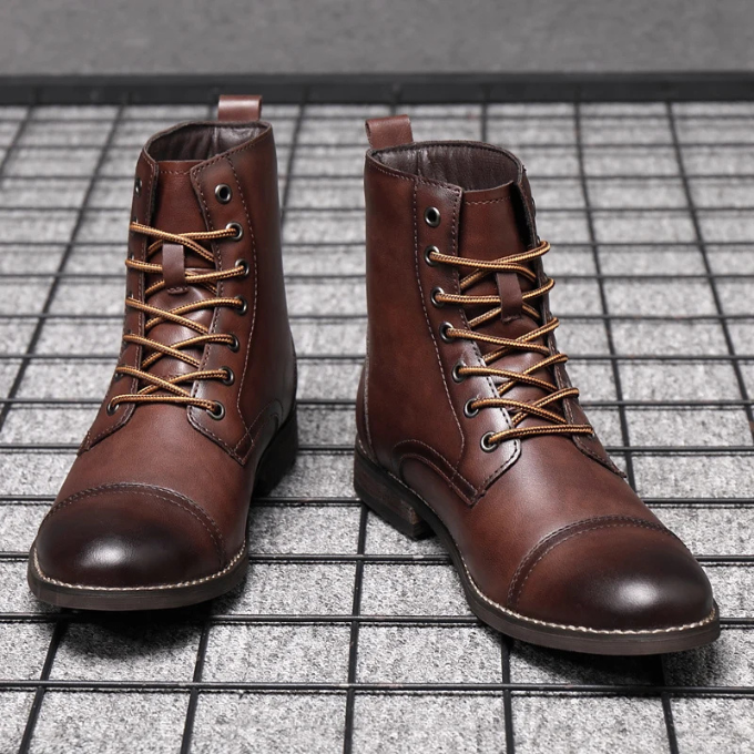 Men’s Leather Vintage Boots – Polished Everyday Style