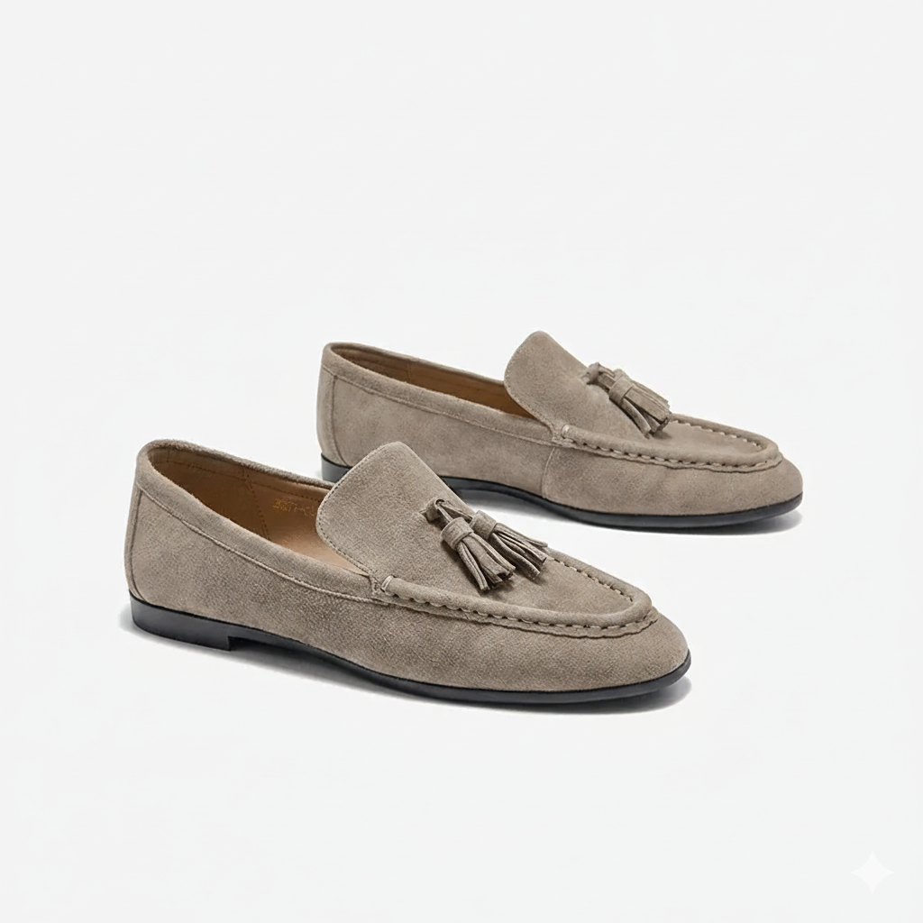 Mocassini in camoscio con nappine UK