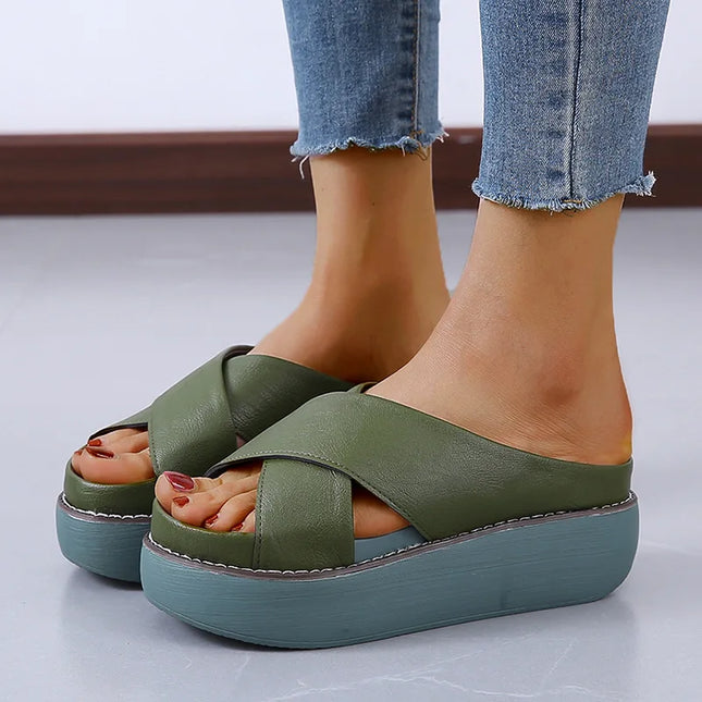 Women's Fashion Outdoor Slippers – Lightweight, Waterproof, Anti-Slip PU Sandals (Sizes 35-43)