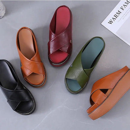 Women's Fashion Outdoor Slippers – Lightweight, Waterproof, Anti-Slip PU Sandals (Sizes 35-43)