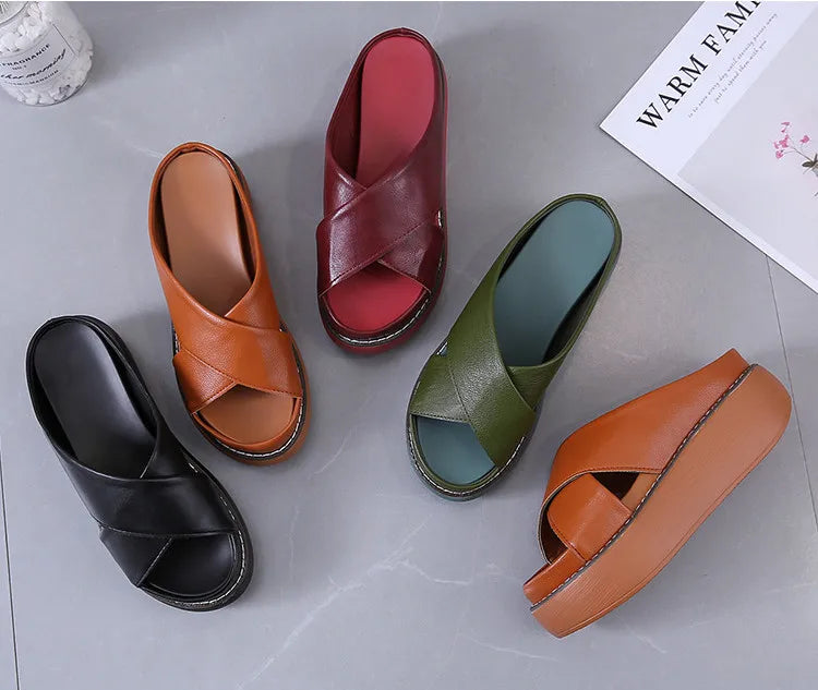 Women's Fashion Outdoor Slippers – Lightweight, Waterproof, Anti-Slip PU Sandals (Sizes 35-43)