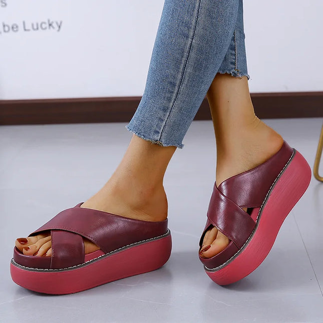 Women's Fashion Outdoor Slippers – Lightweight, Waterproof, Anti-Slip PU Sandals (Sizes 35-43)
