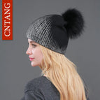 Black Black pompom