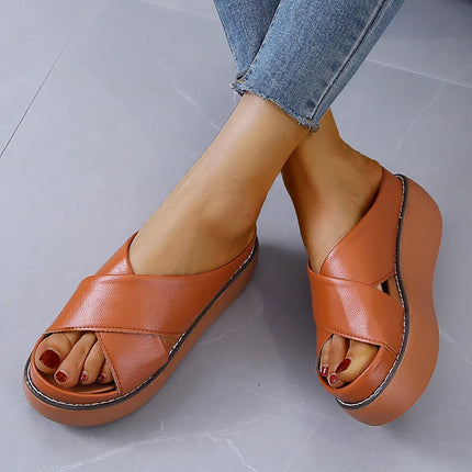 Women's Fashion Outdoor Slippers – Lightweight, Waterproof, Anti-Slip PU Sandals (Sizes 35-43)
