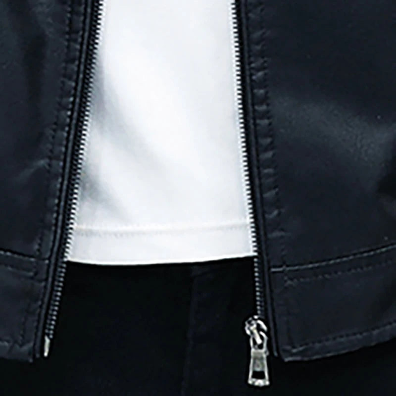 Slanke korte jas van kunstleer