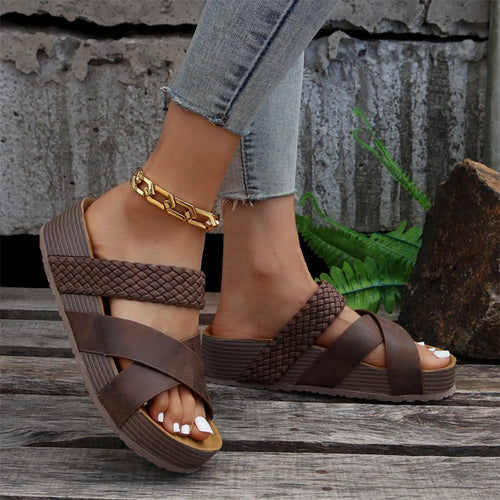 2025 Fashionable Female Slide slippers Ladies Babouches Thick-soled Women Outdoor Flat Sandals