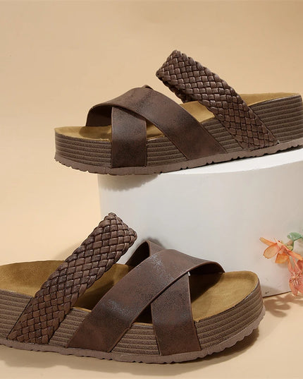 2025 Fashionable Female Slide slippers Ladies Babouches Thick-soled Women Outdoor Flat Sandals