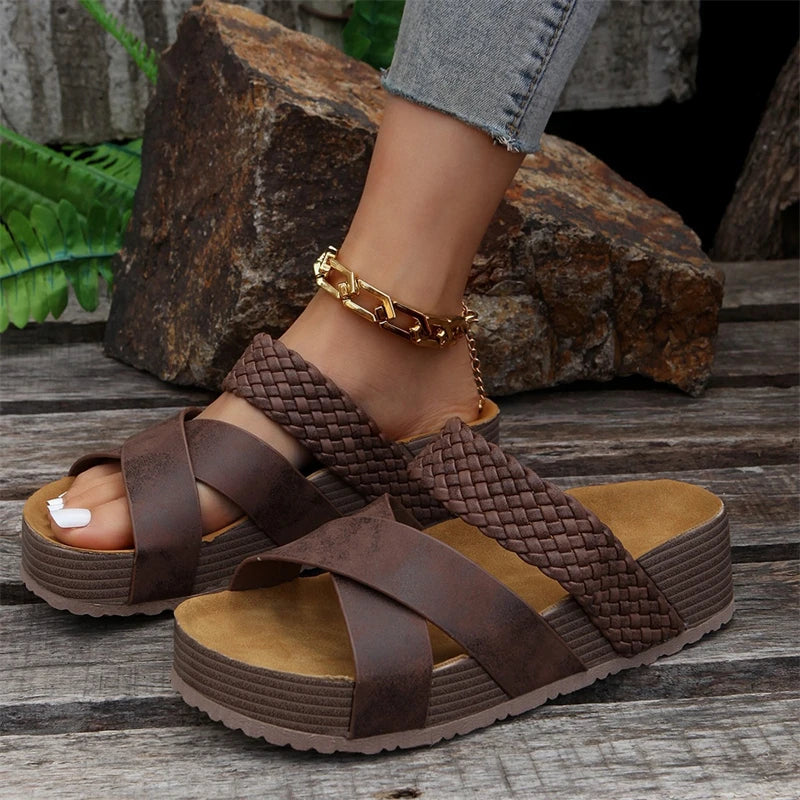 Fashionable Female Slide slippers Ladies Babouches Thick-soled Women Outdoor Flat Sandals