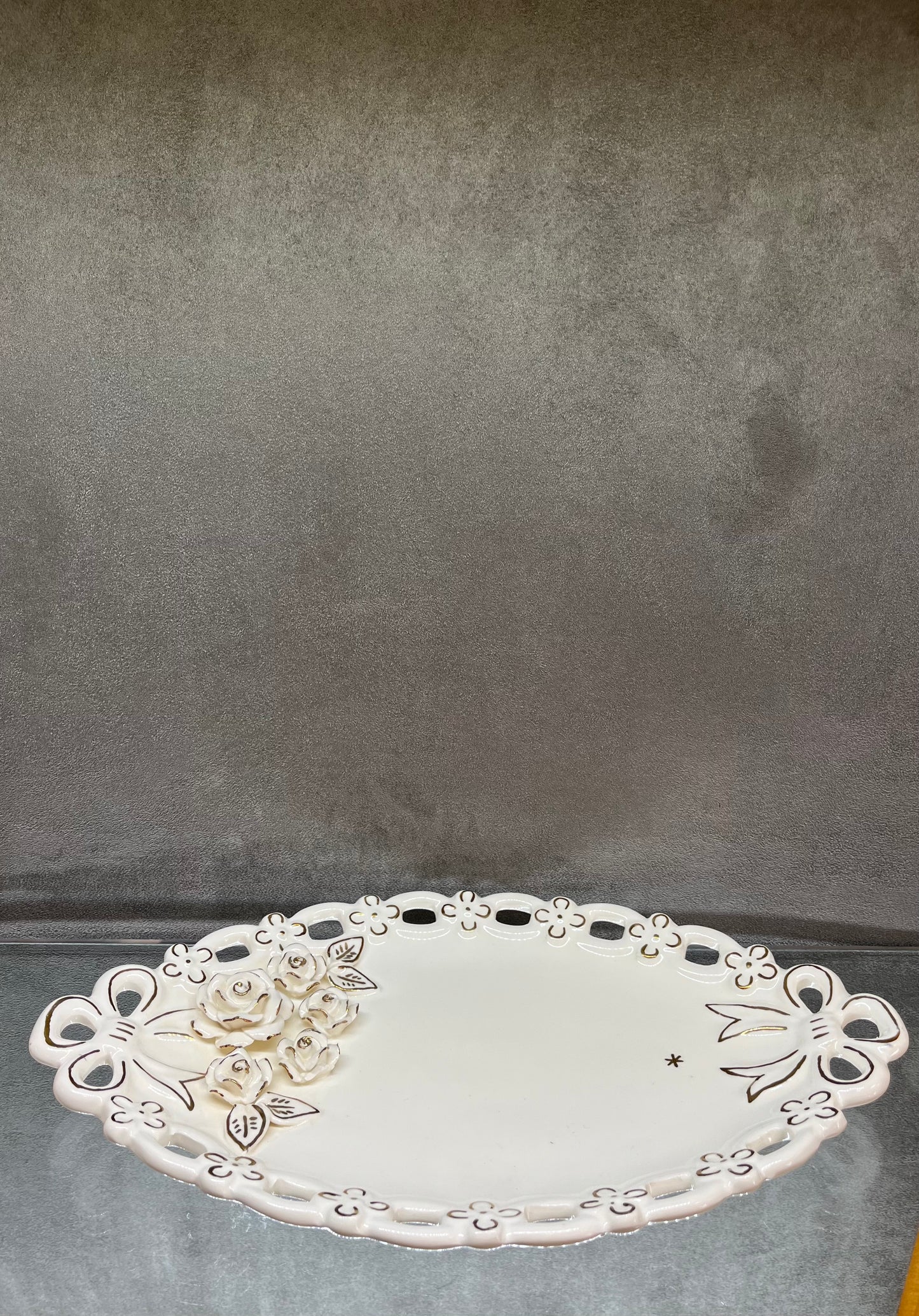 White ceramic Flower Tray - HighTouch 