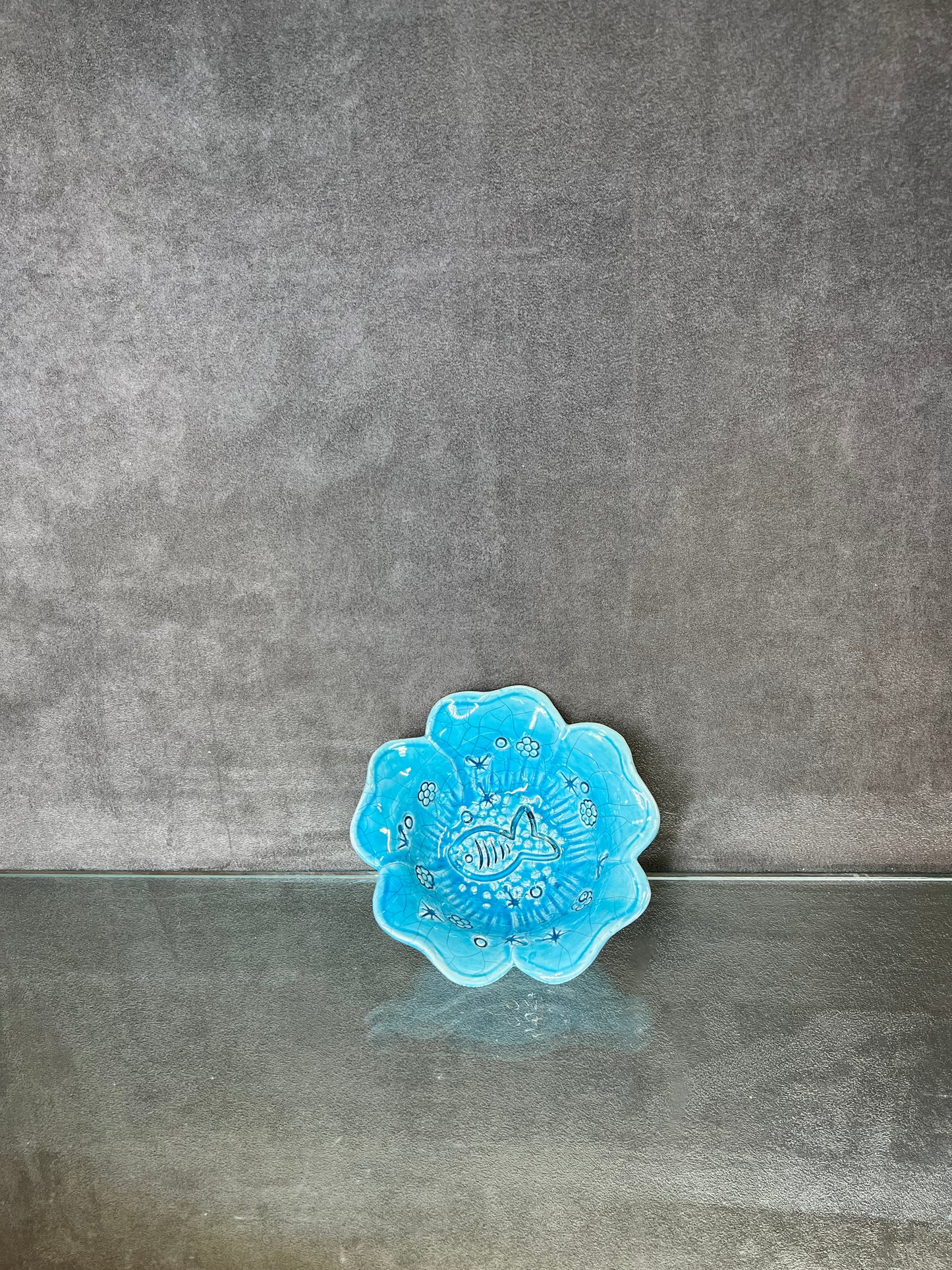 Glazed Ceramic Craved Flower Bowl