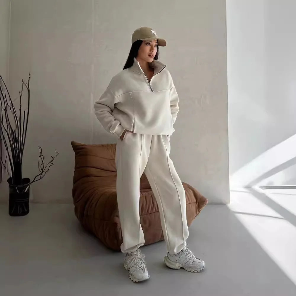 Women’s Fleece Tracksuit Set – Soft Hoodie & Jogger Pants for Cozy Style