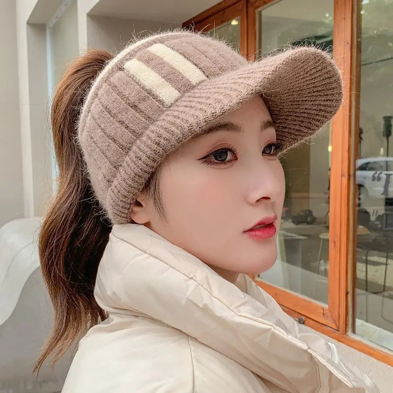 Women's Fleece-Lined Knitted Beanie