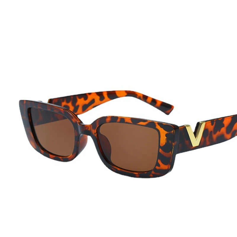 Retro Small‑Frame Cat‑Eye Sunglasses