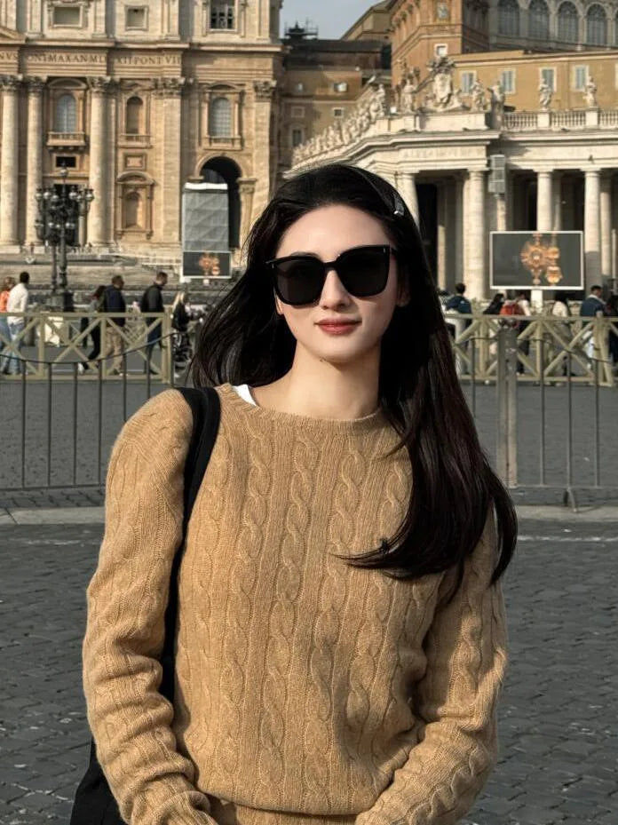 Women’s Thick Knit Oversized Pullover