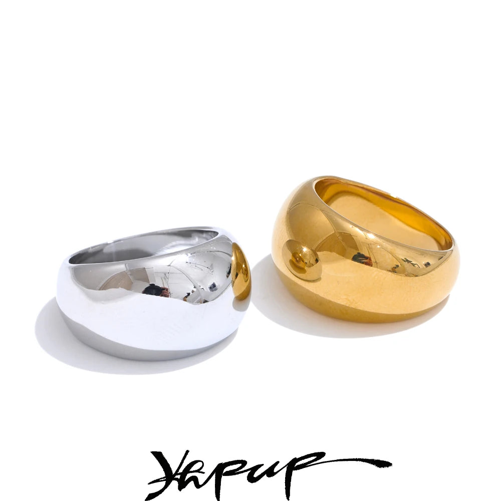 Anello spesso in acciaio inox testurizzato – Placcato in oro 18K PVD