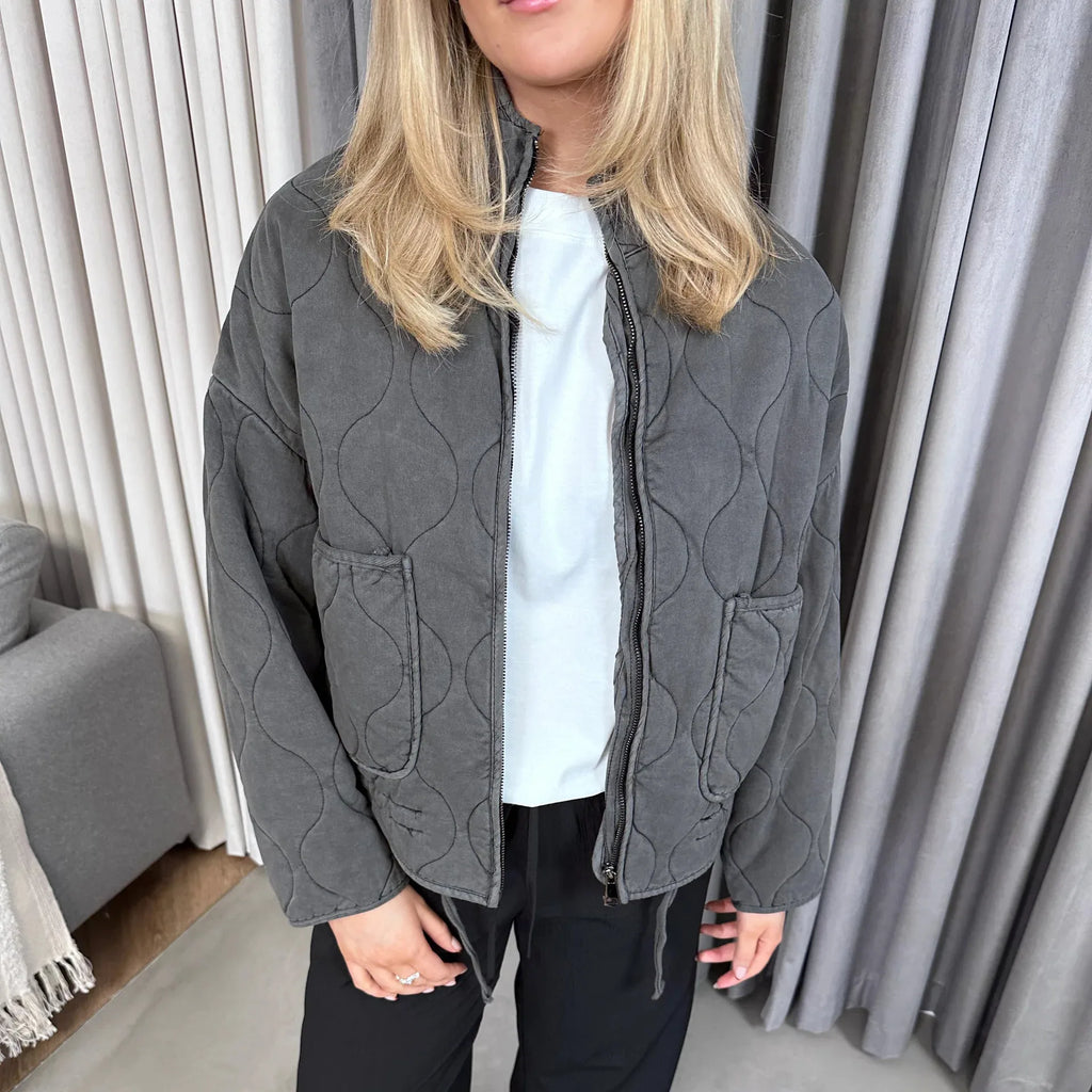 Diamond-Embellished Reversible Short Jacket – Plush Autumn/Winter Overlay