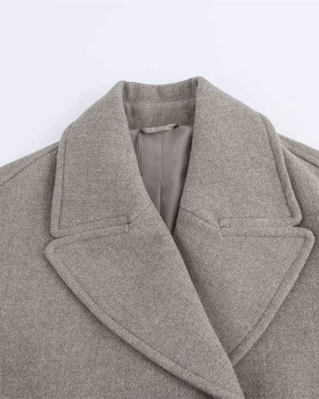 Wool-Collar Double-Breasted Women's Coat – Tailored Autumn Statement