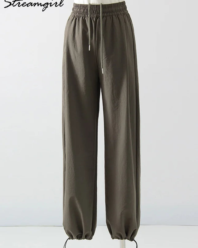 Stay Fresh & Stylish – High-Waist White Wide-Leg Sweatpants