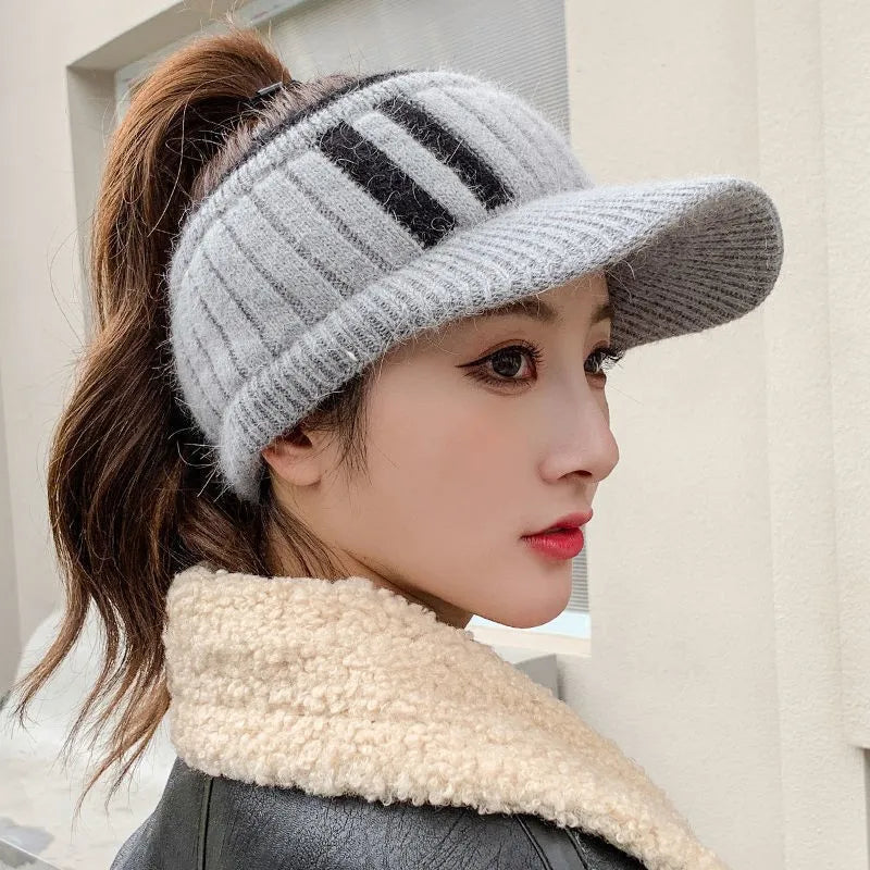 Women's Fleece-Lined Knitted Beanie