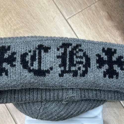 Alien Print Beanie – Soft & Warm Knit Hat for Men & Women