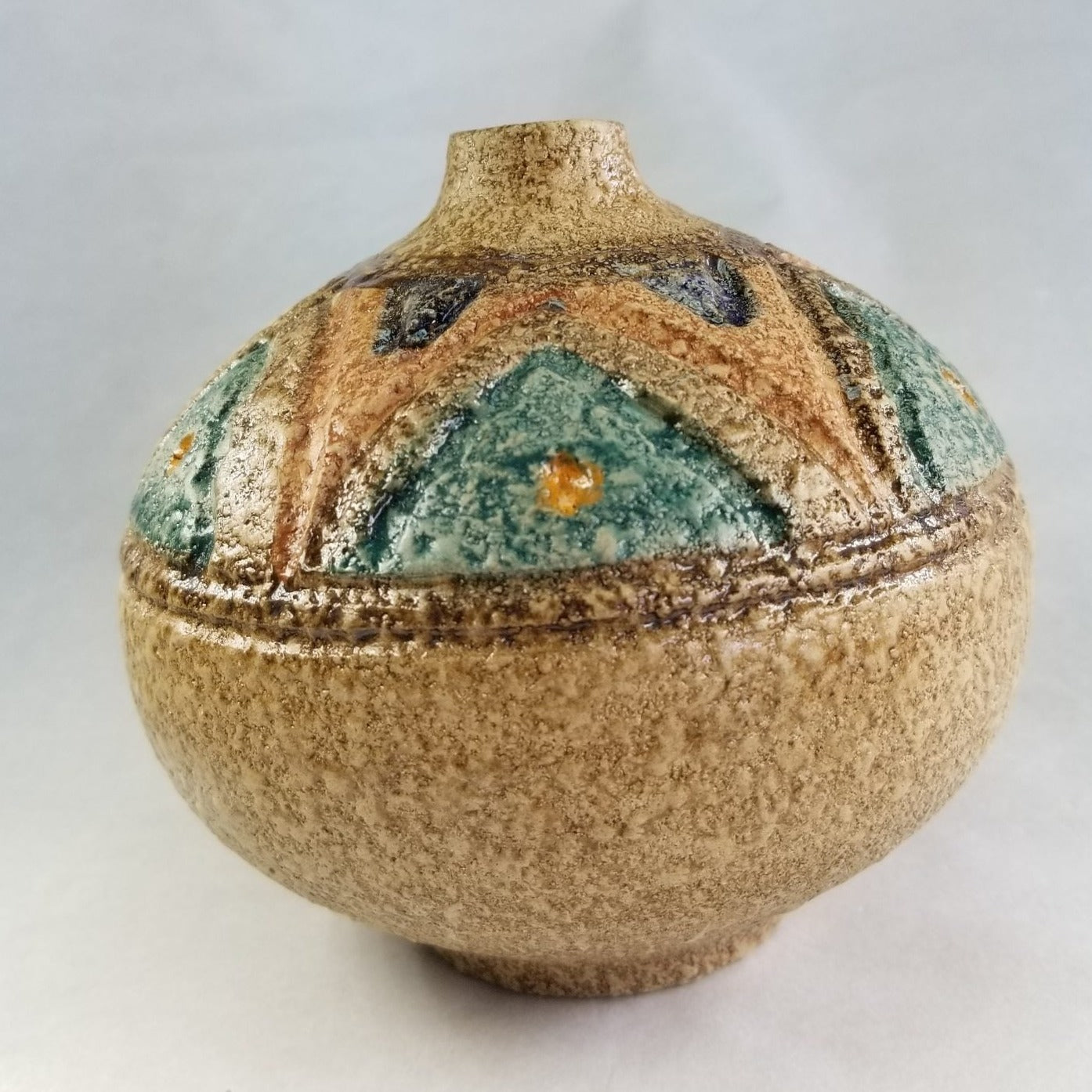 Sialk Ceramic Round Vase - HighTouch 