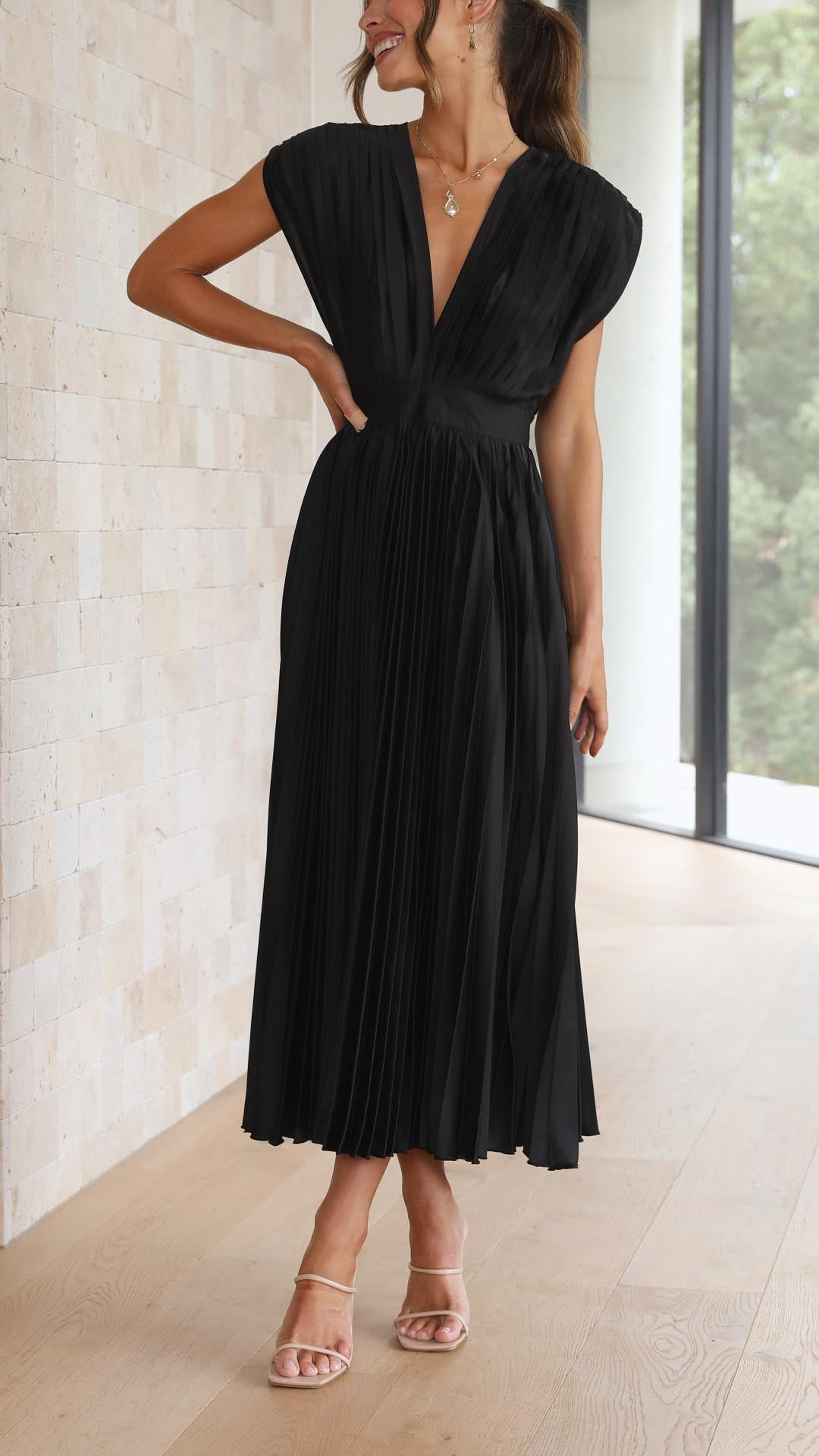 Maria Pleated Maxi Elite Collection