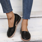 Black / 35