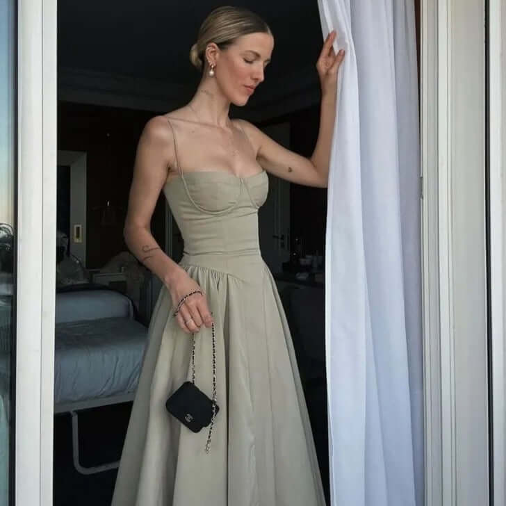 Abito da sole modellante per la vita