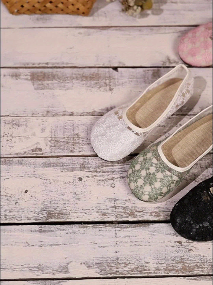 Wide Fit Shoes for Swollen Feet Women | Adjustable Slip-On Flats