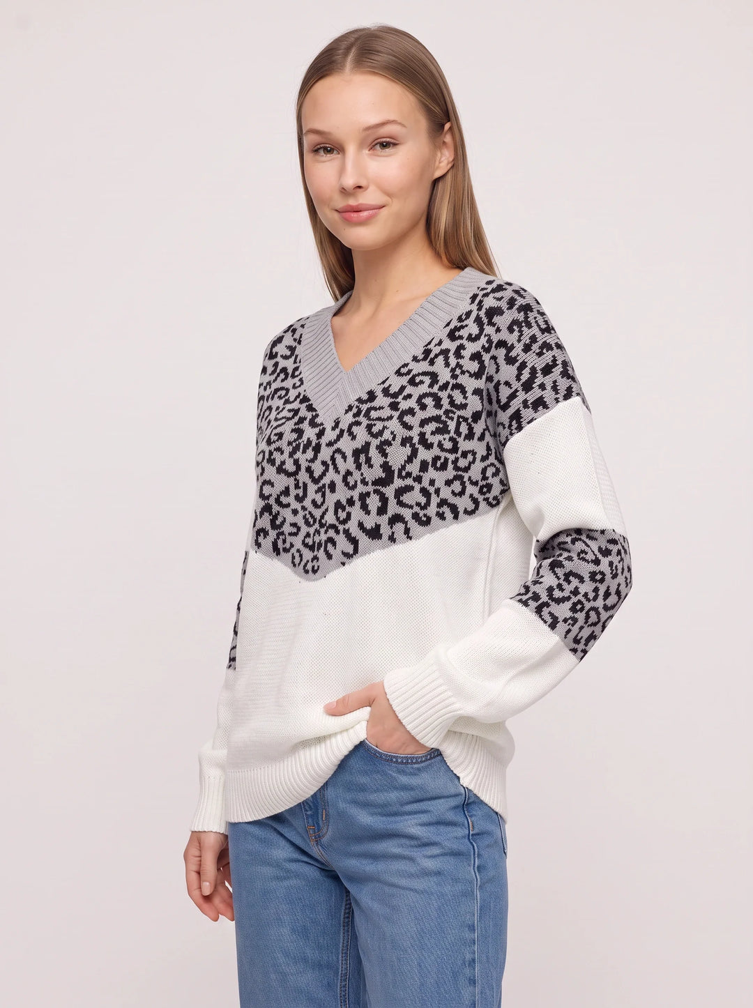 Leopari V-Neck Leopard Print Sweater – Oversized Knit Sweater Women Casual Pullover Animal Print Top