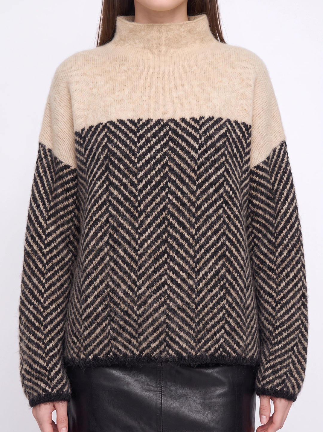 Chevrin Colorblock Mock Neck Sweater – Women Oversized Turtleneck Knit Chevron Pattern Winter Pullover Top