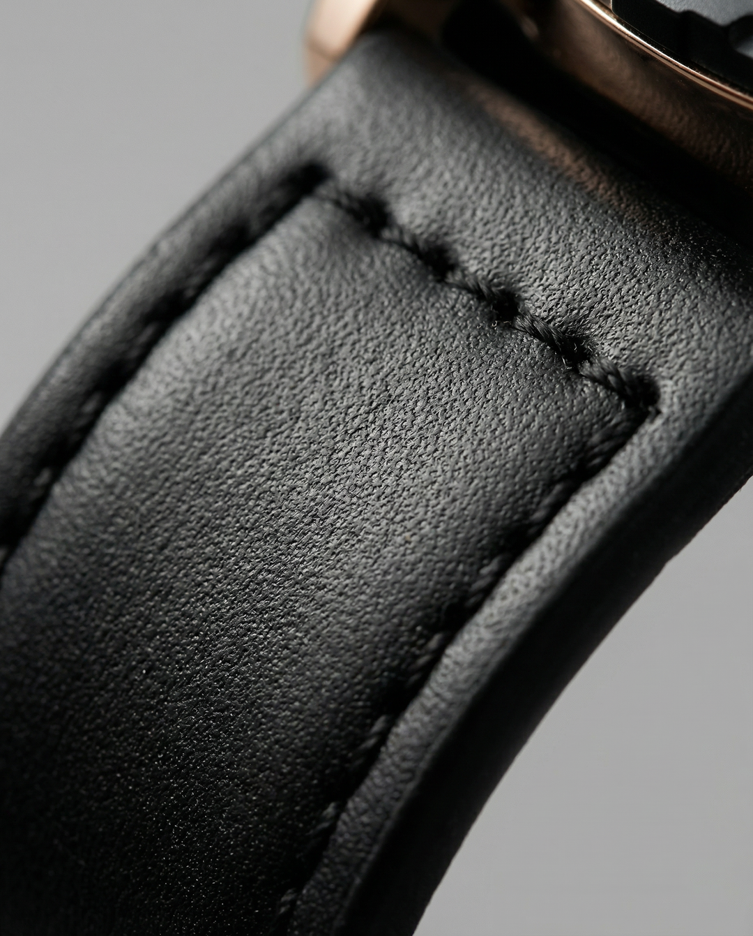 Men's Leather Strap Metal Case Watch | Classic Analog Quartz Timepiece