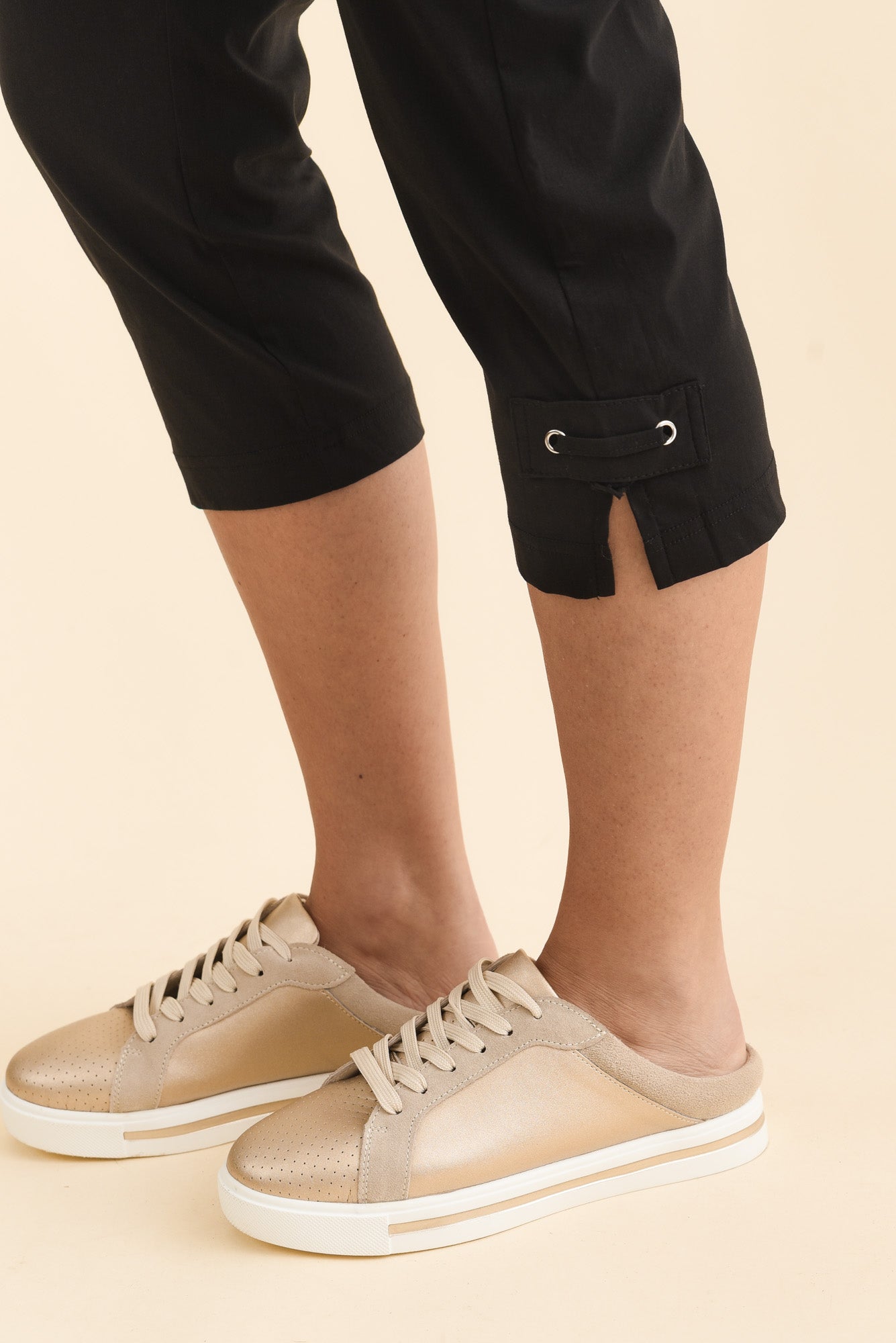 Women’s Black Capri Pants
