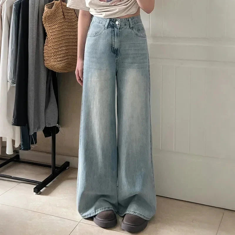 Light Wash Loose Fit Mom Jeans