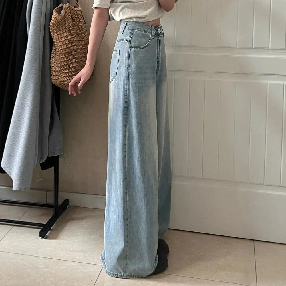 Light Wash Loose Fit Mom Jeans
